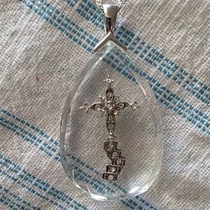 Elegant Silver Teardrop Pendant Necklace